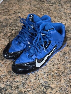 Nike Kids Football Cleats Size 5Y